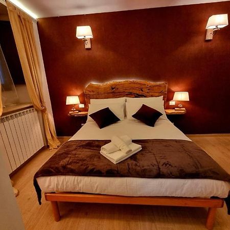 Dimora Grotta Masciarelli Hotell LʼAquila Exteriör bild