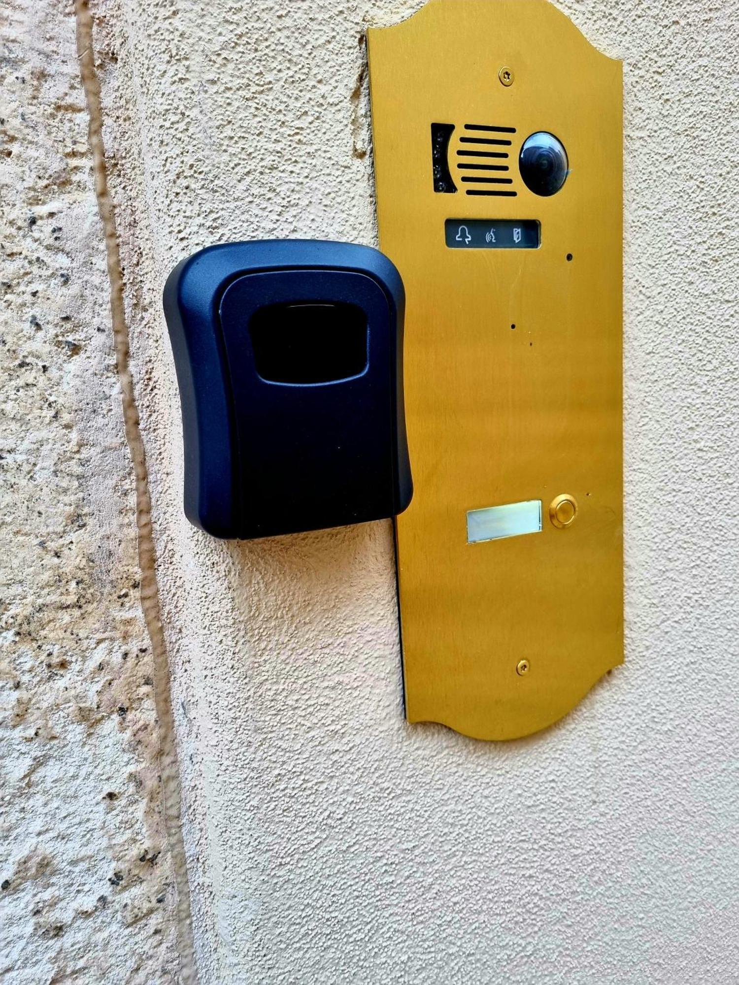 Dimora Grotta Masciarelli Hotell LʼAquila Exteriör bild