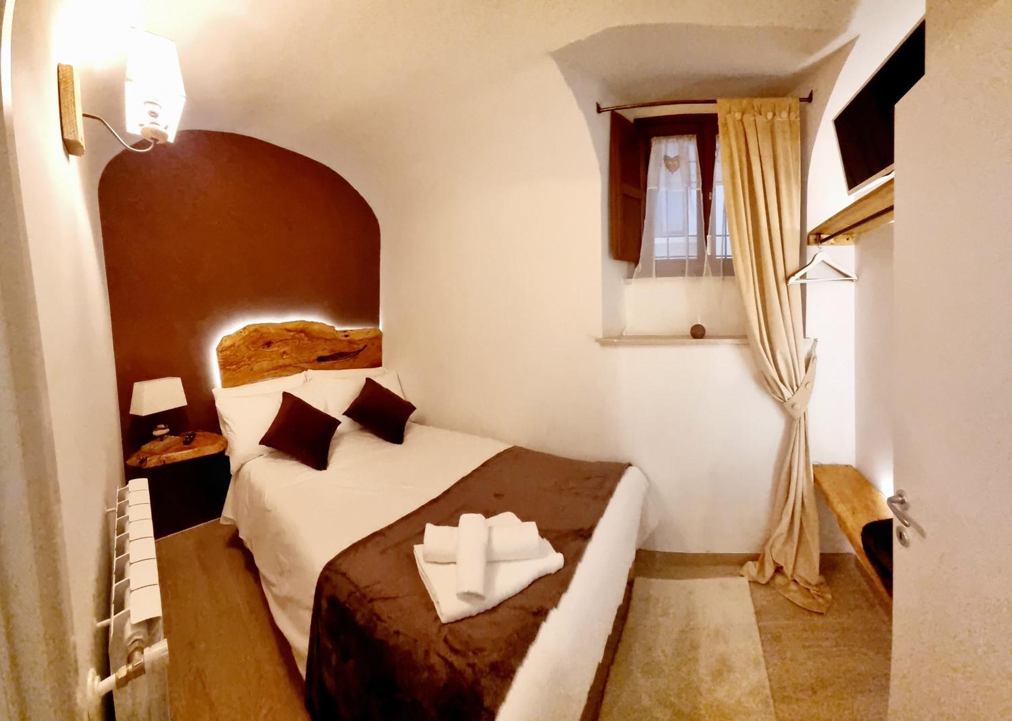 Dimora Grotta Masciarelli Hotell LʼAquila Exteriör bild
