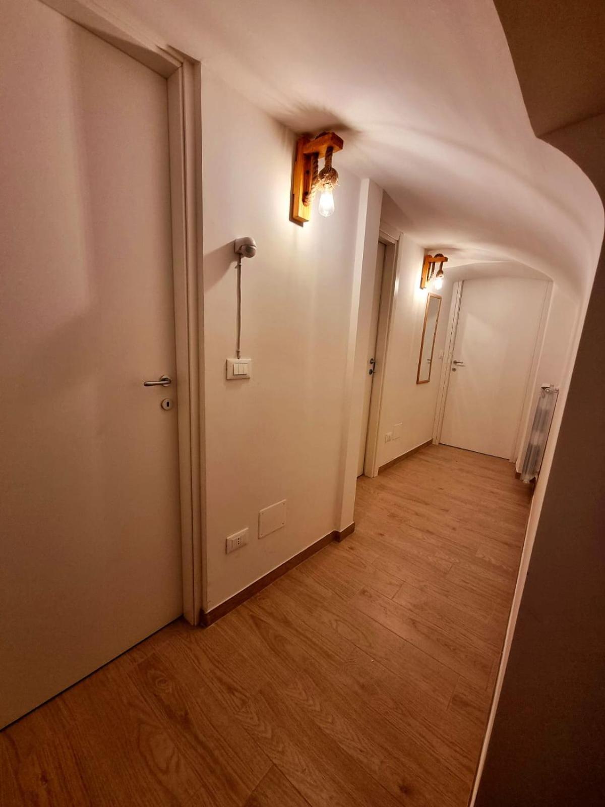 Dimora Grotta Masciarelli Hotell LʼAquila Rum bild